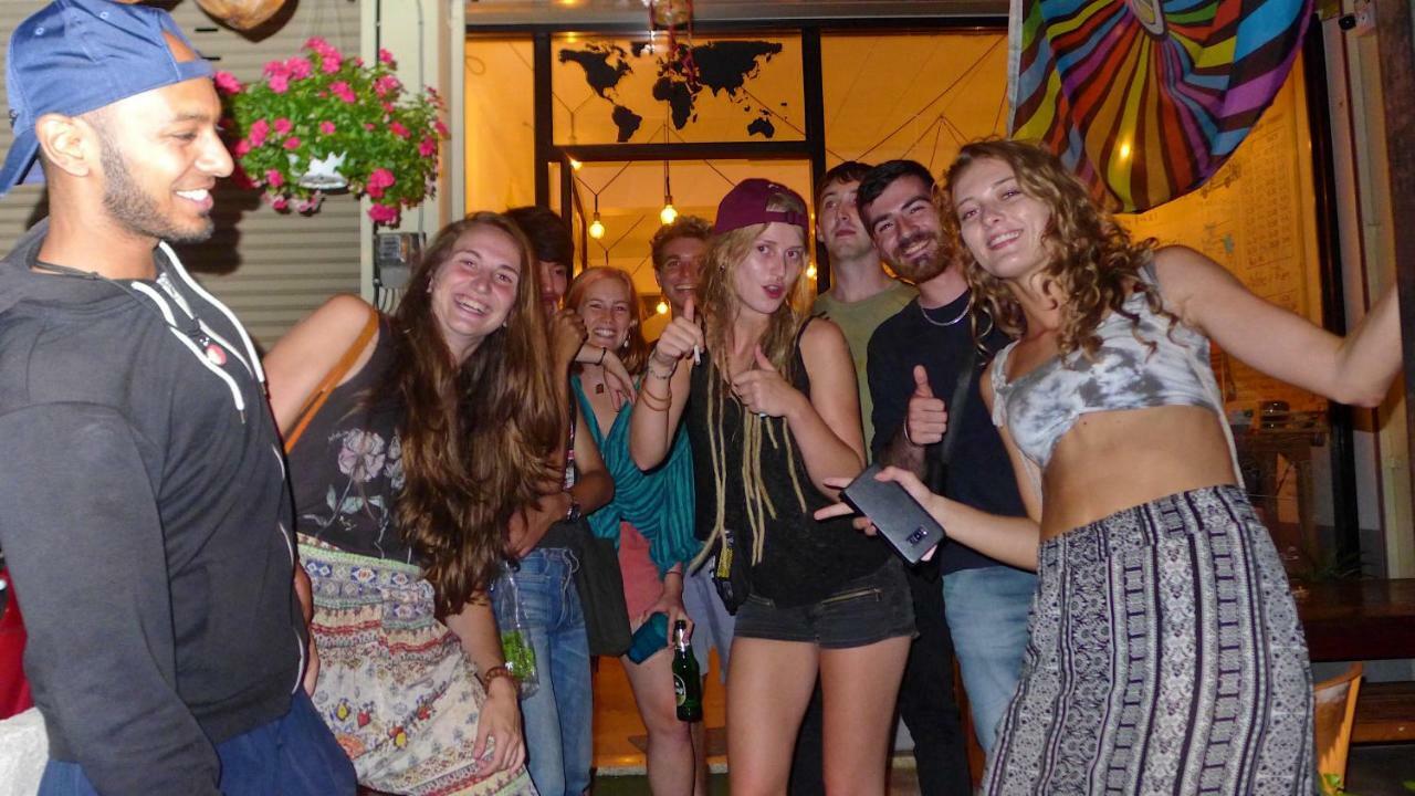 Ban Yang  Stamp Hostel (Adults Only) מראה חיצוני תמונה