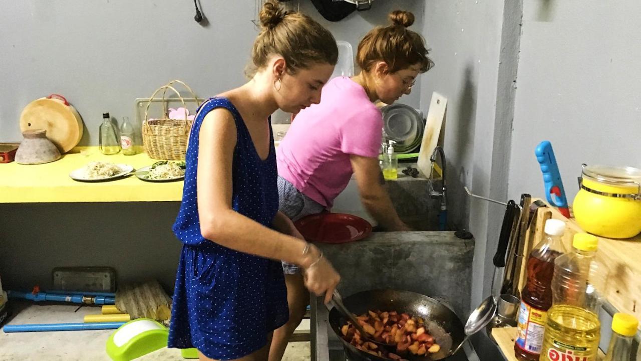 Ban Yang  Stamp Hostel (Adults Only) מראה חיצוני תמונה